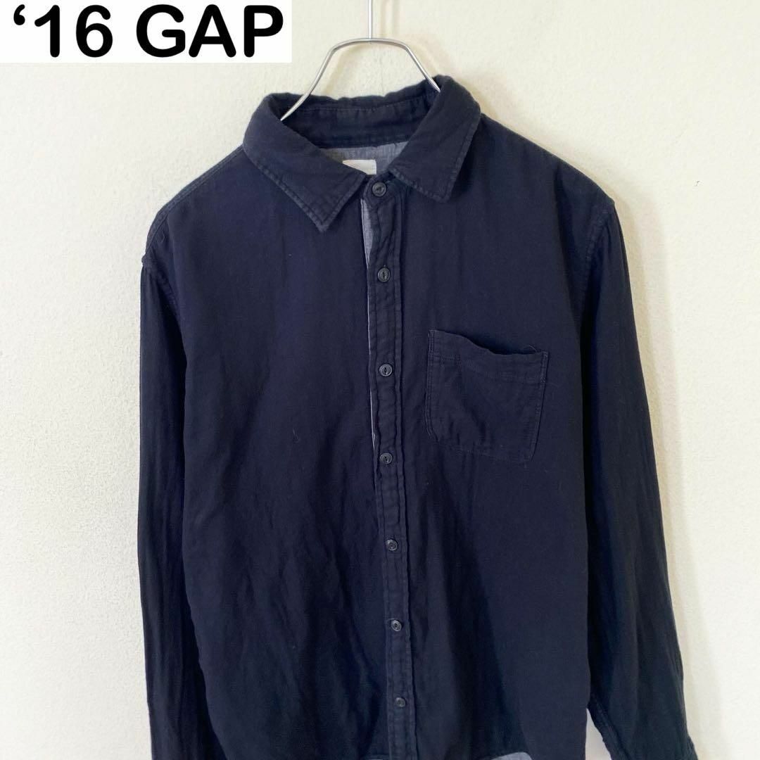 GAP(ギャップ)の‘16 GAP ギャップ　長袖　コットン　シャツ　ブラック　古着　アメカジ メンズのトップス(Tシャツ/カットソー(七分/長袖))の商品写真