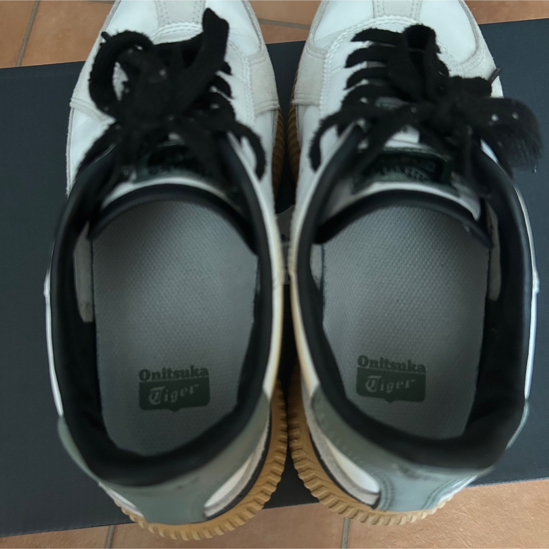 Onitsuka Tiger(オニツカタイガー)のOnitsuka Tiger / デレシティ ホワイト×グリーン 23.5cm レディースの靴/シューズ(スニーカー)の商品写真