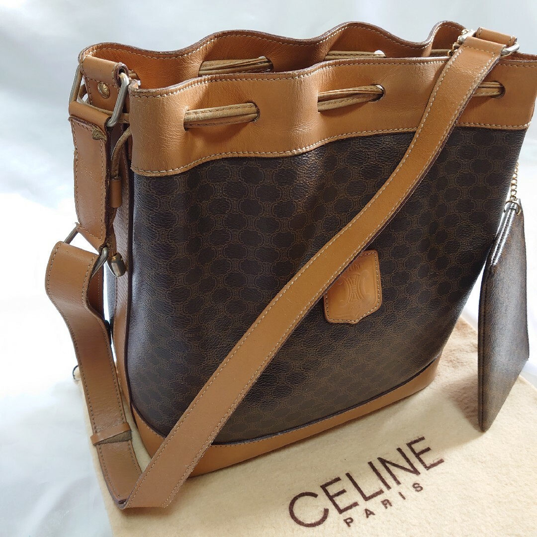 celine(セリーヌ)のCELINE マカダム柄 巾着 ショルダーバッグ レディースのバッグ(ショルダーバッグ)の商品写真