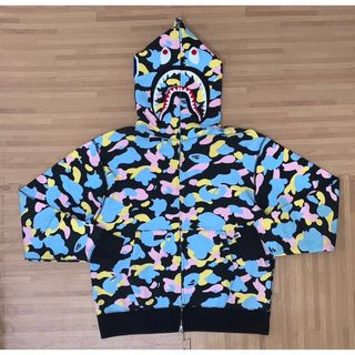 アベイシングエイプ(A BATHING APE)の★激レア★ APE マルチカモ シャークパーカー パーカー L kaws(パーカー)