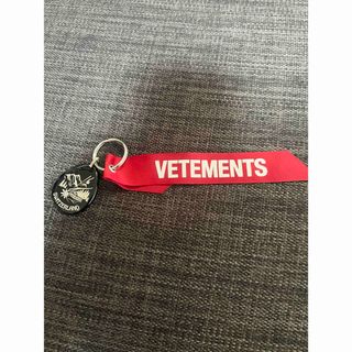 ヴェトモン(VETEMENTS)の正規品 VETEMENTS キーホルダースイスヴェトモンキーリング(その他)