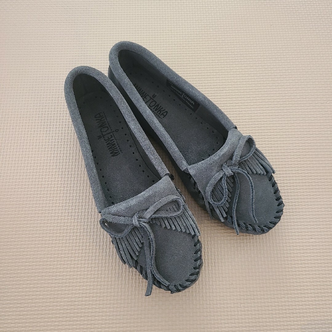 Minnetonka(ミネトンカ)のMINNETONKA　スエード　モカシン レディースの靴/シューズ(スリッポン/モカシン)の商品写真
