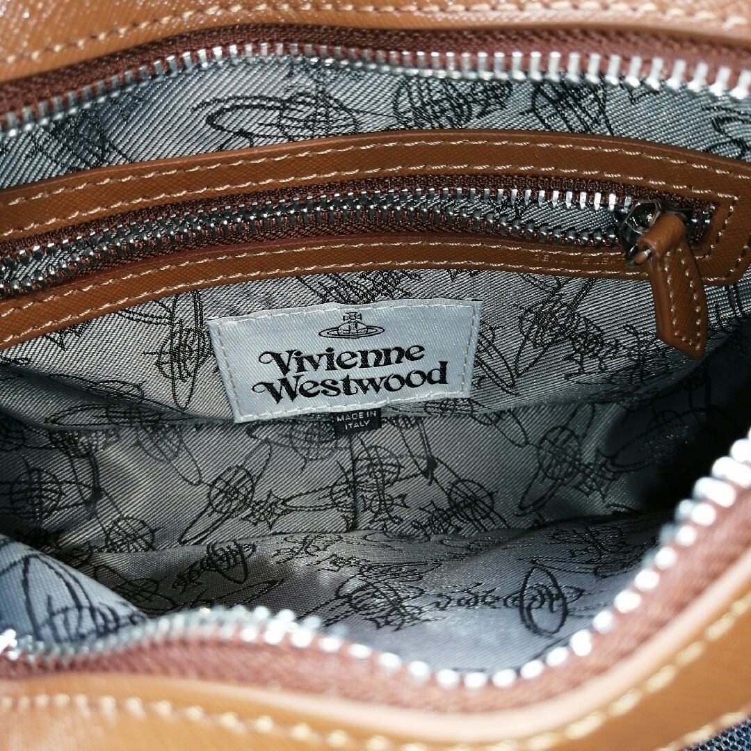 Vivienne Westwood(ヴィヴィアンウエストウッド)の【新品　オーヴ】ヴィヴィアンウエストウッド　ショルダーレザーバック　カメラバック レディースのバッグ(ショルダーバッグ)の商品写真