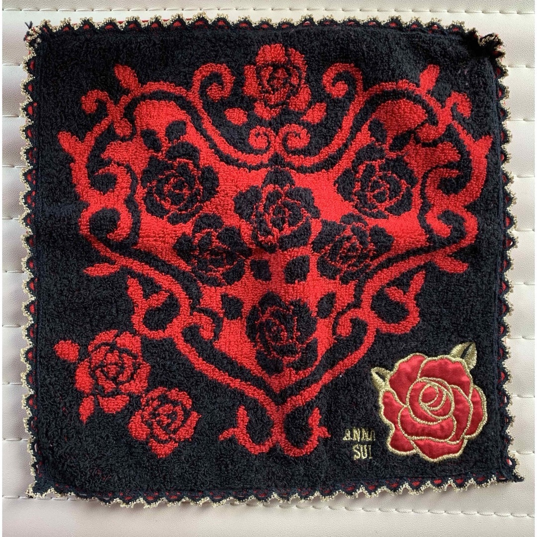 ANNA SUI(アナスイ)のANNA SUI♡タオルハンカチ薔薇♡赤と黒 レディースのファッション小物(ハンカチ)の商品写真