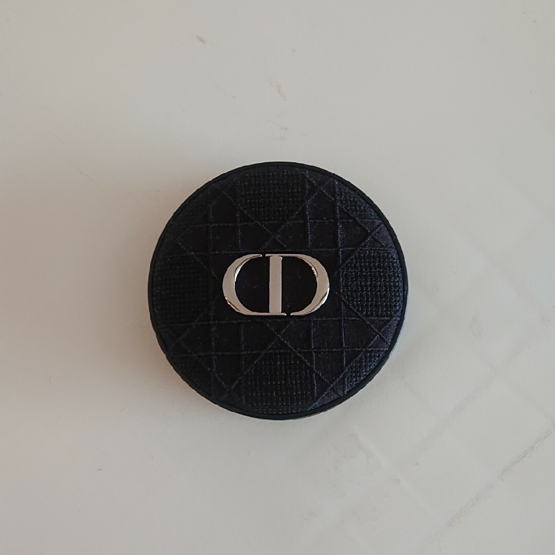 Dior(ディオール)のディオール⭐クッションファンデーション⭐ケース コスメ/美容のベースメイク/化粧品(ファンデーション)の商品写真