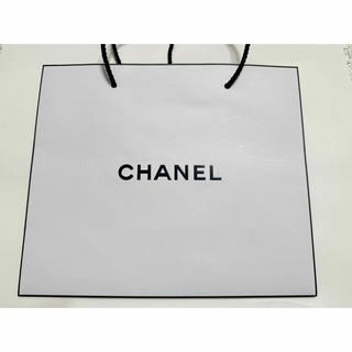 シャネル(CHANEL)のCHANEL シャネル　ショッパー　紙袋　手提げ　バッグ　白　ホワイト　新品(ショップ袋)