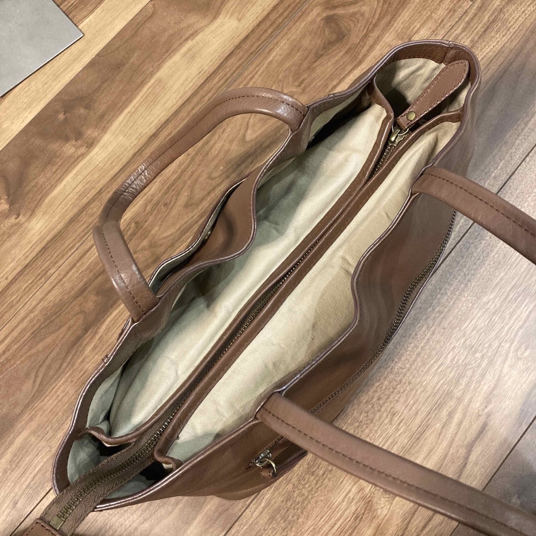 Dakota(ダコタ)のDakota ダコタ レザー 本革製 トートバッグ 肩がけバッグ 自立可能 レディースのバッグ(トートバッグ)の商品写真