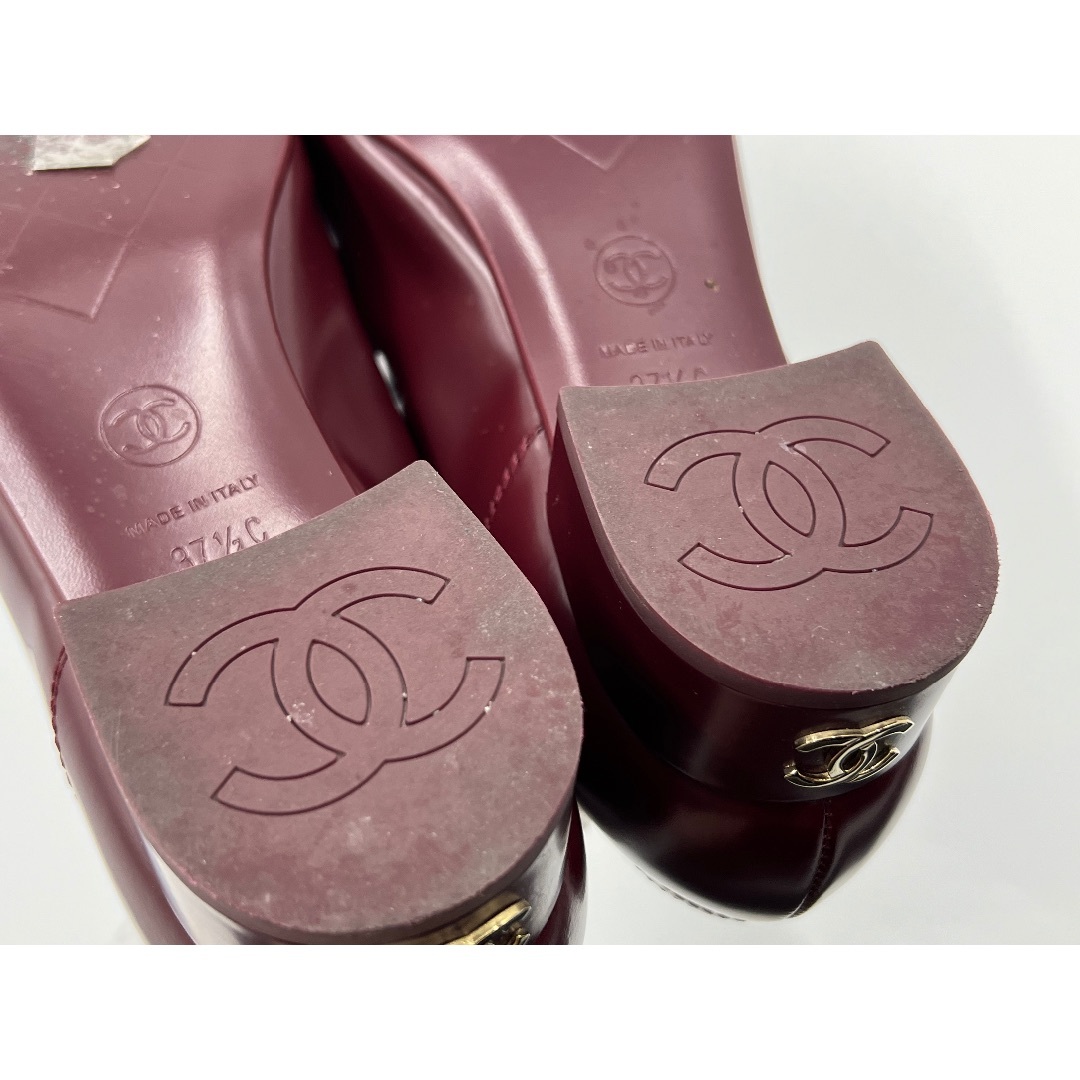 CHANEL(シャネル)のCHANEL シャネル レディース ローファー シャイニーカーフスキン ロゴマーク ボルドー サイズ：371/2 23B G45123 B14026 NR295 美品 レディースの靴/シューズ(ローファー/革靴)の商品写真