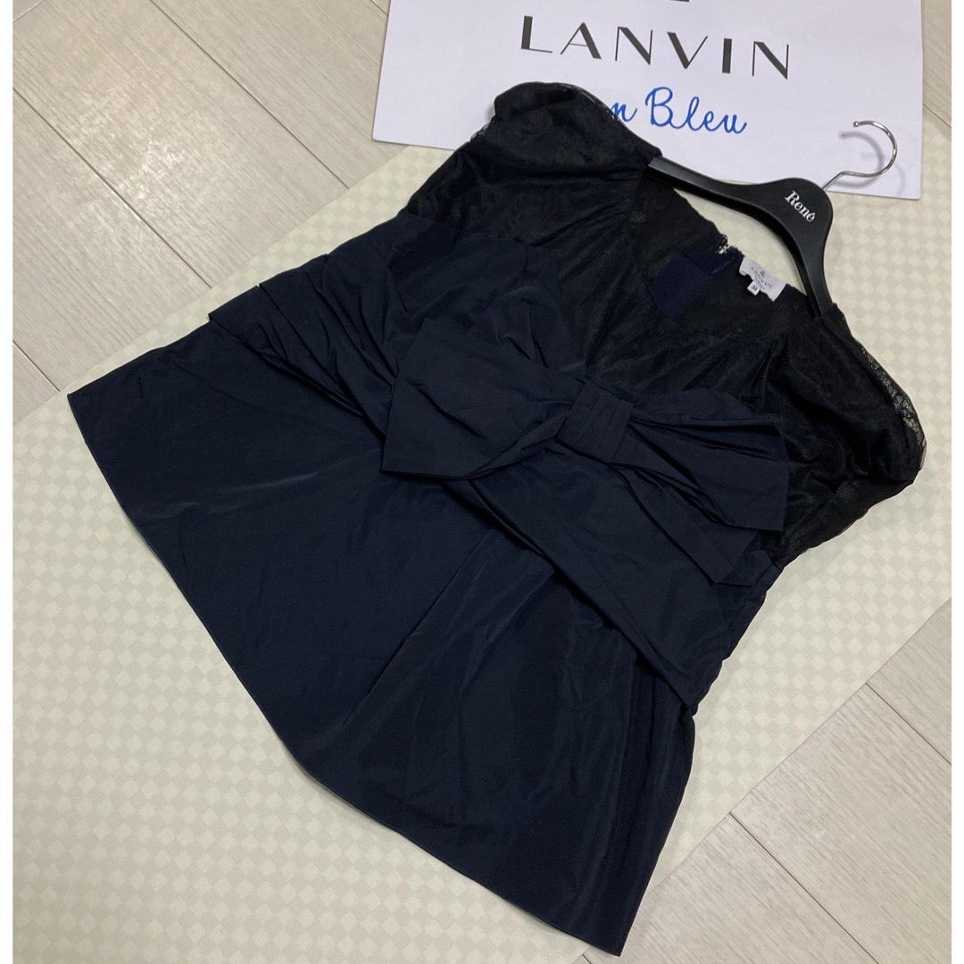 LANVIN en Bleu(ランバンオンブルー)の定価¥25,300 ランバンオンブルー レースリボンカットソー(紺×黒)３８ レディースのトップス(シャツ/ブラウス(半袖/袖なし))の商品写真