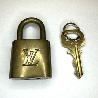 ルイヴィトン(LOUIS VUITTON)のLOUIS VUITTON ルイ・ヴィトン パドロック 313 カデナ 鍵 南京錠 キー 防犯 メタル レディース メンズ ファッション 小物 USED(その他)