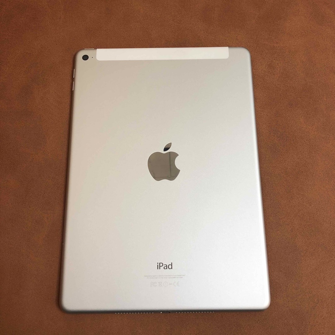 iPad(アイパッド)の比較的綺麗 iPad Air2 第2世代 16GB au スマホ/家電/カメラのPC/タブレット(タブレット)の商品写真