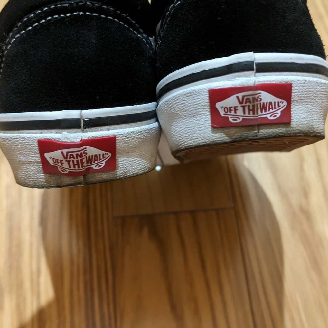 VANS(ヴァンズ)の美品 VANS レディース スニーカー オールドスクール 黒 23.0 23cm レディースの靴/シューズ(スニーカー)の商品写真