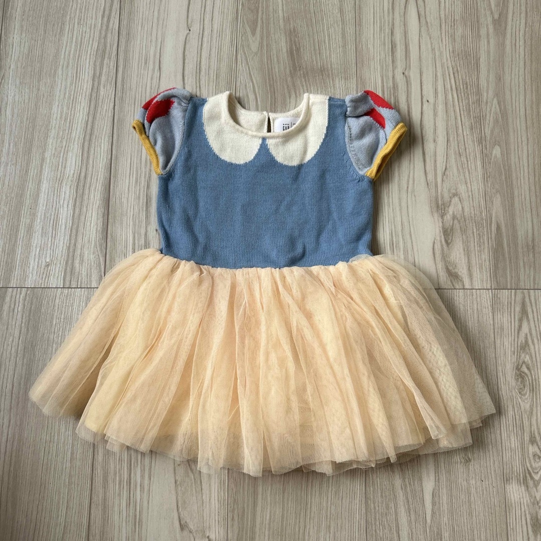 babyGAP(ベビーギャップ)のBabyGAP 白雪姫 ワンピース Disneybaby キッズ/ベビー/マタニティのベビー服(~85cm)(ワンピース)の商品写真