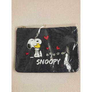 スヌーピー(SNOOPY)の新品未開封　スヌーピー　大きめ　ジッパー付き　デニム風ポーチ　クラッチバック　(キャラクターグッズ)