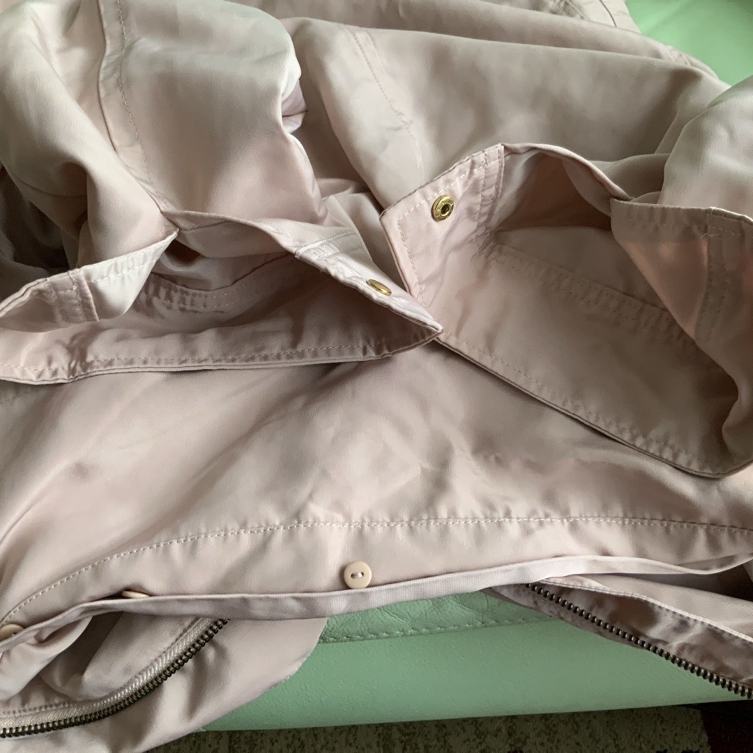 スプリングコート　ピンクベージュ　Mサイズ レディースのジャケット/アウター(スプリングコート)の商品写真