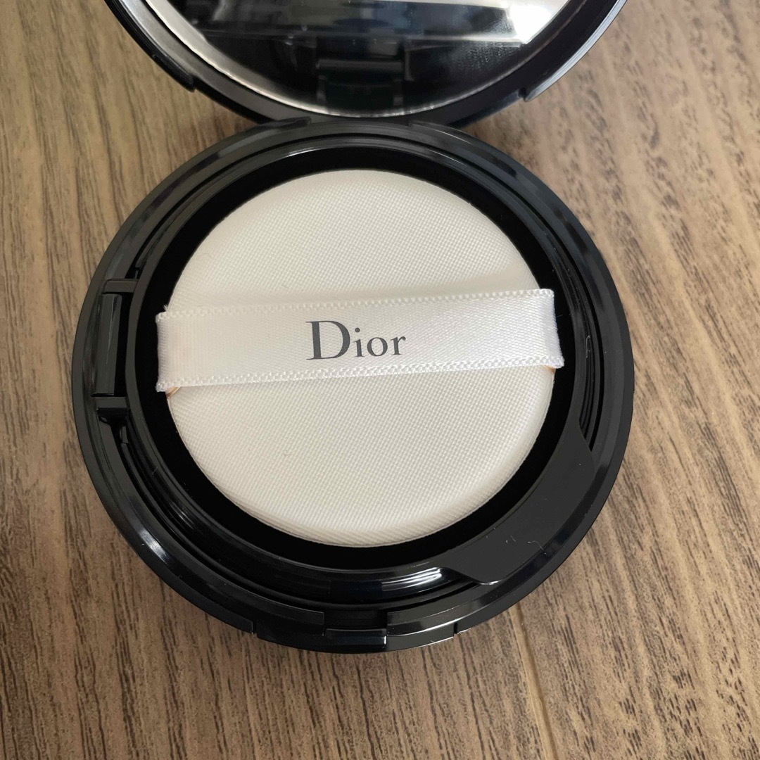 Dior(ディオール)のDior 千鳥　クッションファンデ コスメ/美容のベースメイク/化粧品(ファンデーション)の商品写真