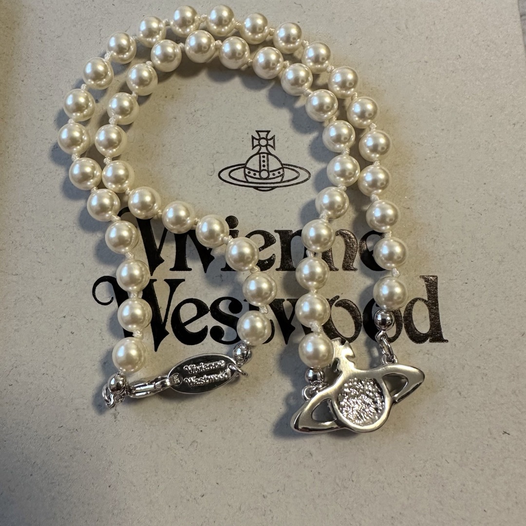 Vivienne Westwood(ヴィヴィアンウエストウッド)のSALE ヴィヴィアン MINI BAS RELIEF チョーカー シルバー レディースのアクセサリー(ネックレス)の商品写真