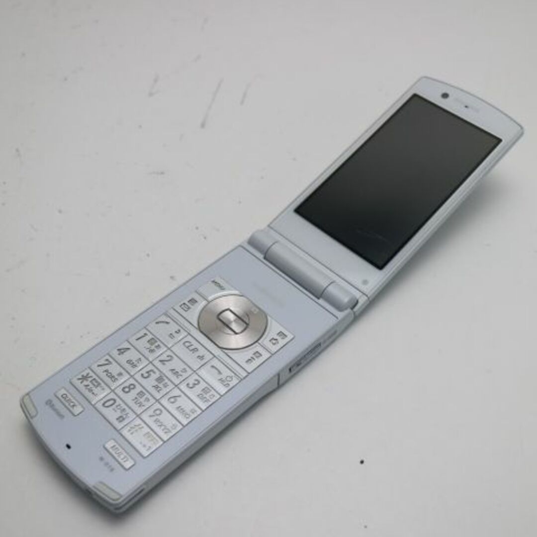 NEC(エヌイーシー)の中古 N-01E ホワイト M222 スマホ/家電/カメラのスマートフォン/携帯電話(携帯電話本体)の商品写真