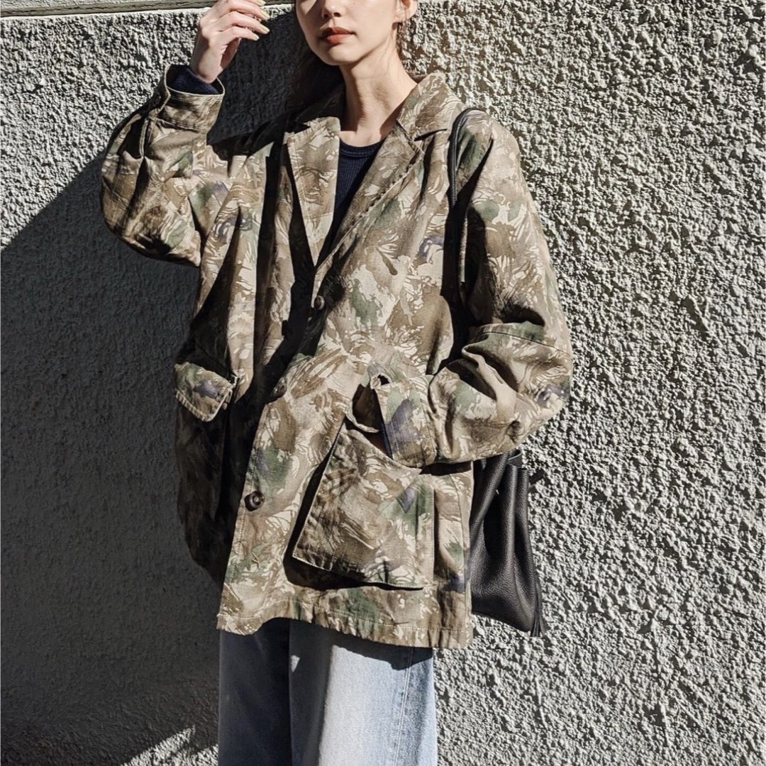 moussy(マウジー)のSALE moussy マウジー カモフラ ジャケット レディースのジャケット/アウター(テーラードジャケット)の商品写真