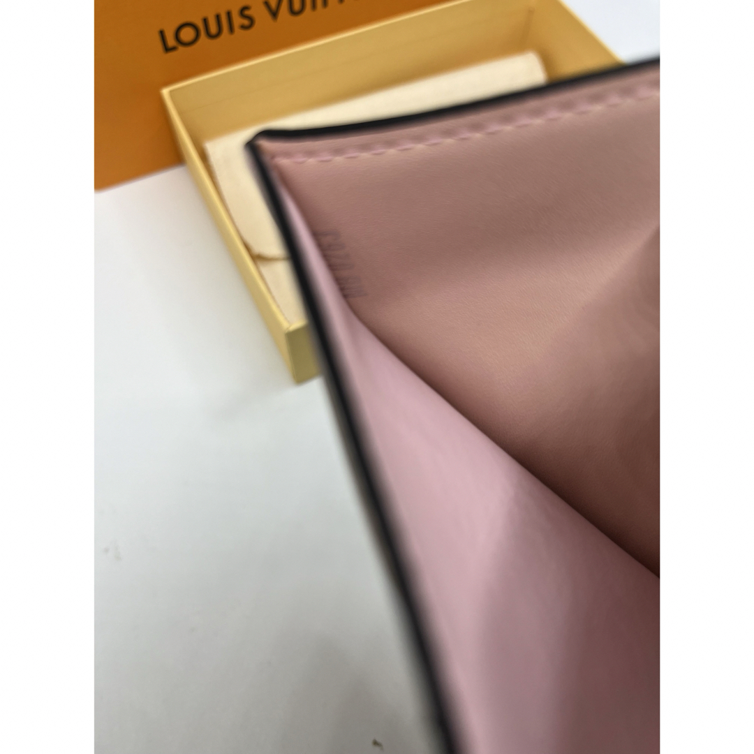 LOUIS VUITTON(ルイヴィトン)の【極美品】LOUIS VUITTON ボルトフォイユ クレア モデル マヒナ レディースのファッション小物(財布)の商品写真