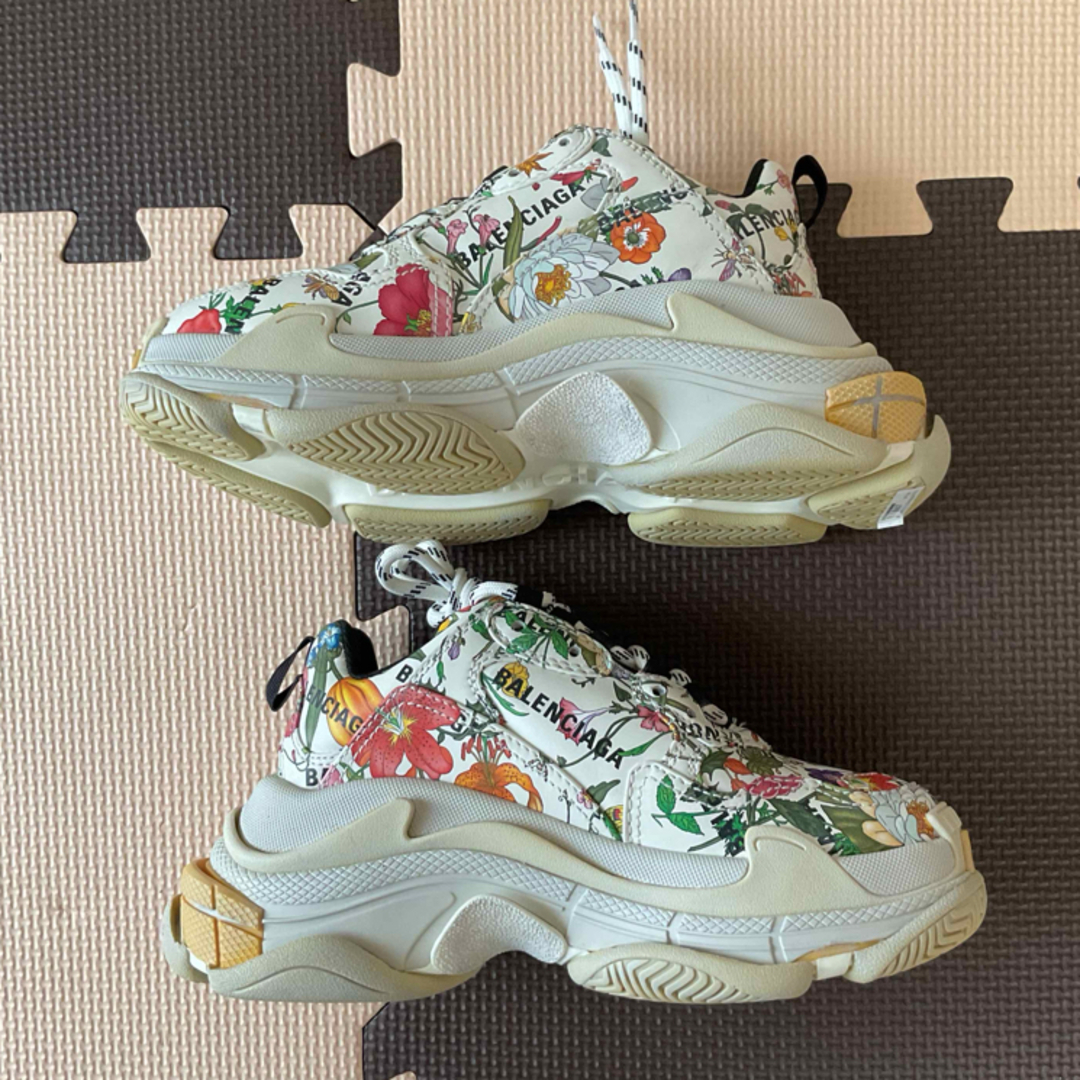 Gucci(グッチ)のGUCCI × BALENCIAGA TripleS 〝Flora″ レディースの靴/シューズ(スニーカー)の商品写真