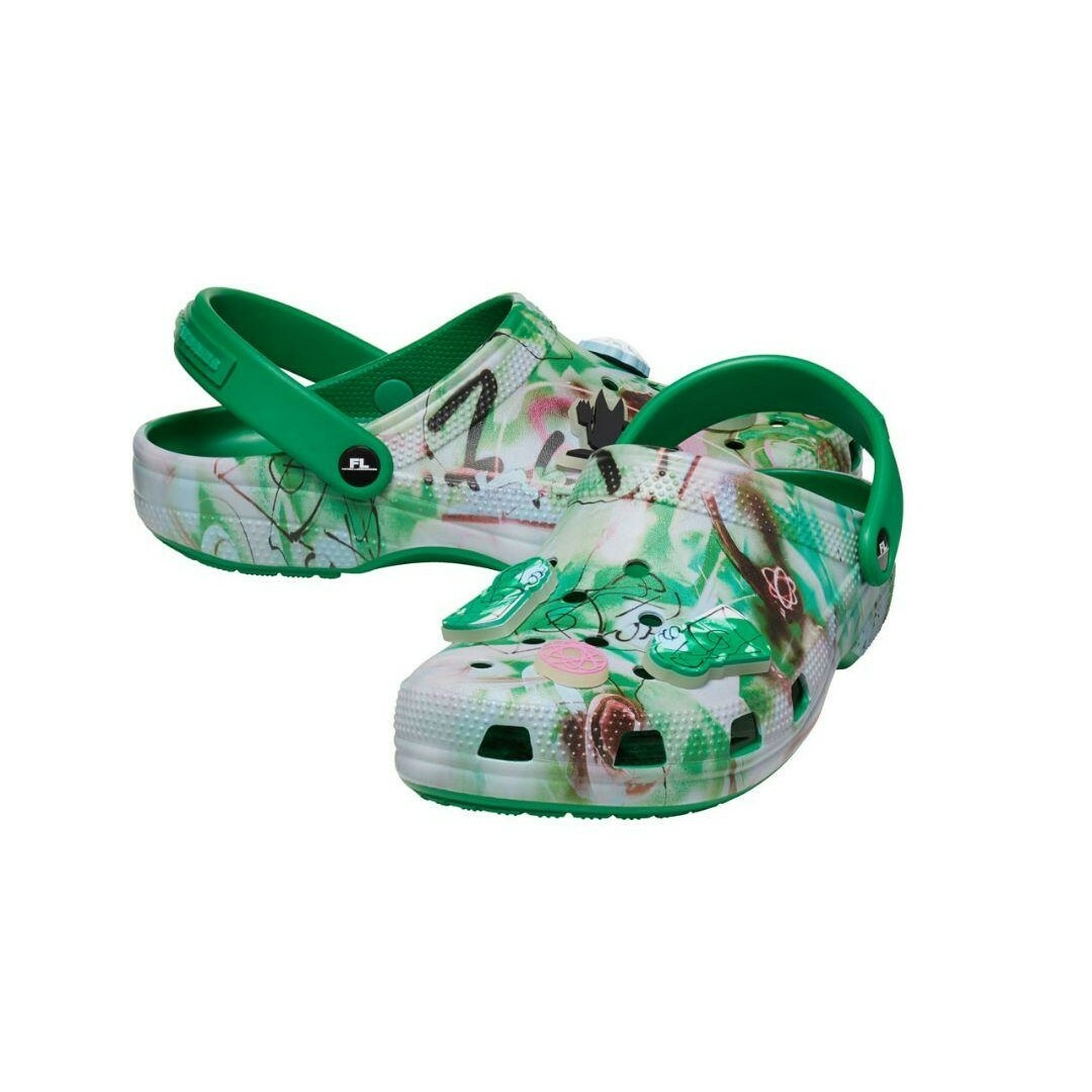 crocs(クロックス)のcrocs FUTURA × Crocs Classic RO Clog メンズの靴/シューズ(サンダル)の商品写真