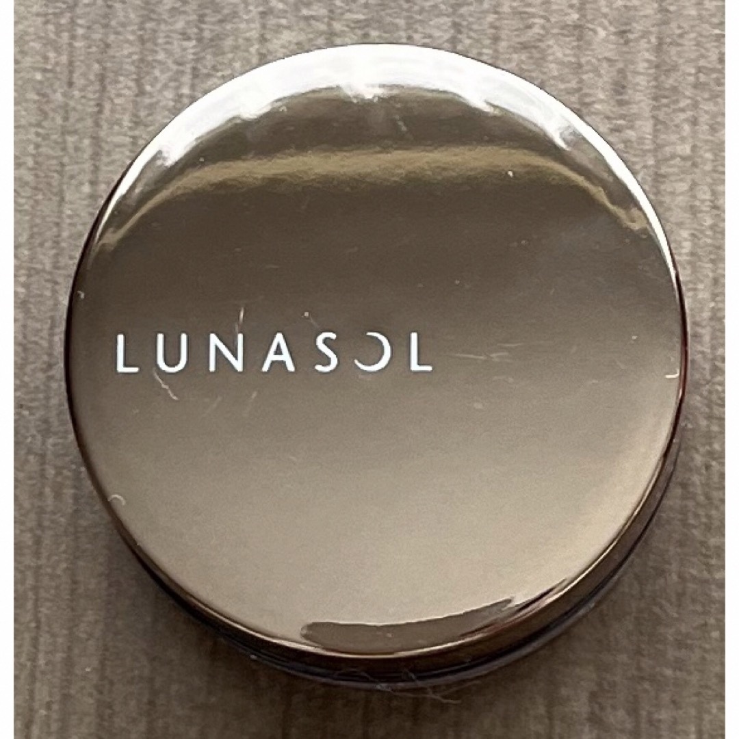 LUNASOL(ルナソル)の★値下げ★《美品》LUNASOLクリーミィハイライト＊EX01 フローズンピンク コスメ/美容のベースメイク/化粧品(フェイスカラー)の商品写真