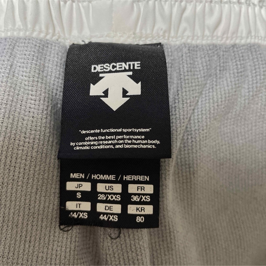 DESCENTE(デサント)のDESCENTE ジャージ　パンツ　シャカシャカ スポーツ/アウトドアのトレーニング/エクササイズ(その他)の商品写真