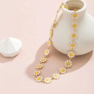 ♡デイジーのネックレスとピアス(2個付)のセット♡(ネックレス)