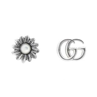 グッチ(Gucci)のグッチ ピアス ダブルG フラワー スタッズ マザーオブパール 527390 GUCCI ジュエリー アクセサリー(ピアス)