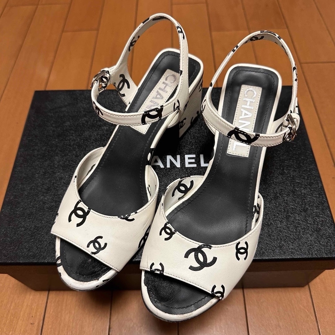 CHANEL(シャネル)のCHANEL シャネル　サンダル レディースの靴/シューズ(サンダル)の商品写真