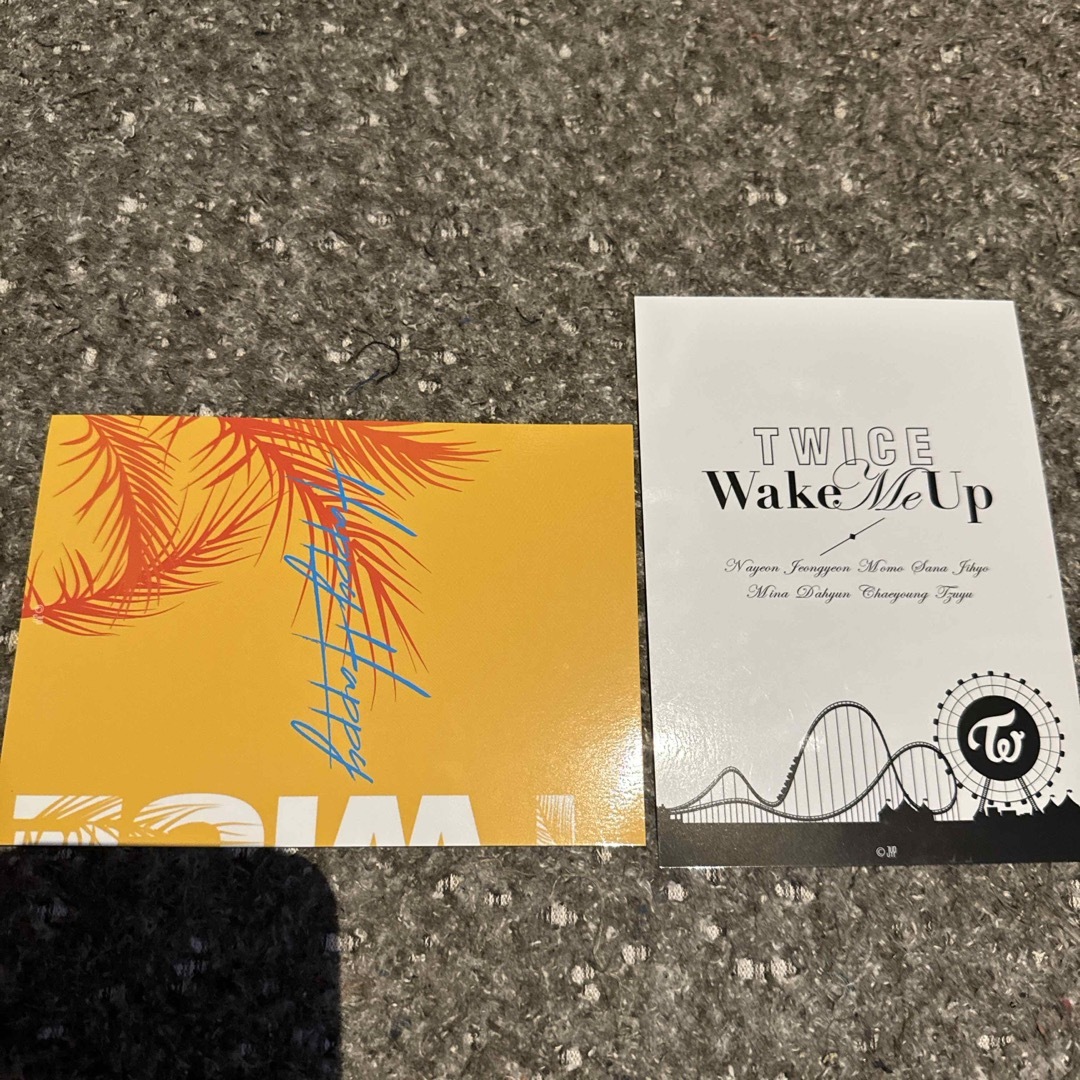 TWICE(トゥワイス)のTWICEモモHAPPY HAPPY Wake Me Up CDランダムトレカ エンタメ/ホビーのCD(K-POP/アジア)の商品写真