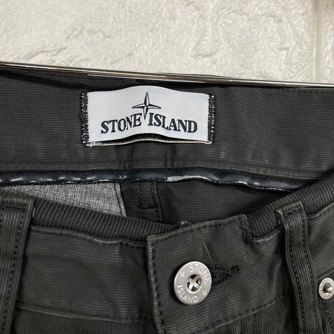 STONE ISLAND(ストーンアイランド)のSTONE ISLAND ストーンアイランド　スリフィットグレーパンツ　W31 メンズのパンツ(ワークパンツ/カーゴパンツ)の商品写真