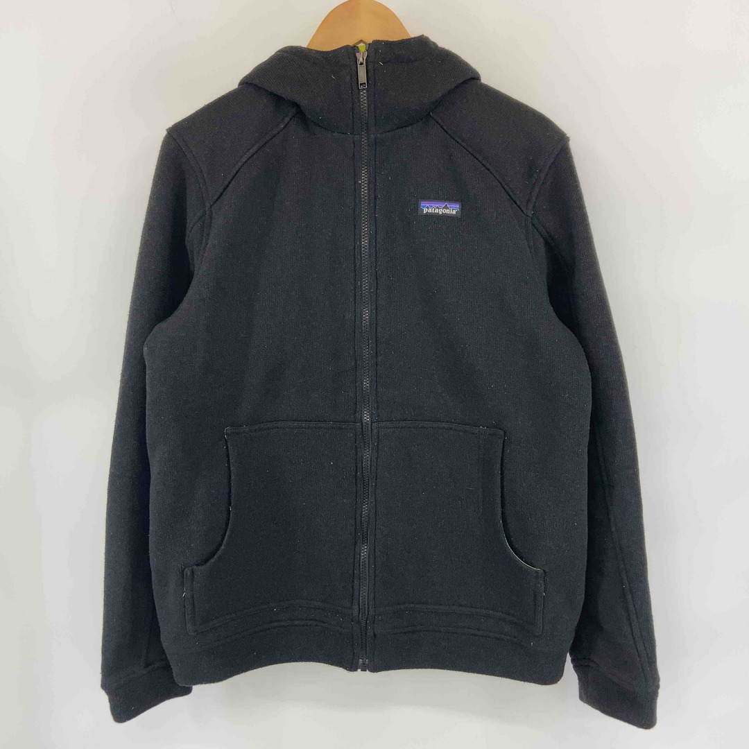 patagonia(パタゴニア)のPatagonia パタゴニア メンズ ブルゾン　パーカー　フード　ラグランスリーブ　黒　裏キルティング メンズのジャケット/アウター(ブルゾン)の商品写真