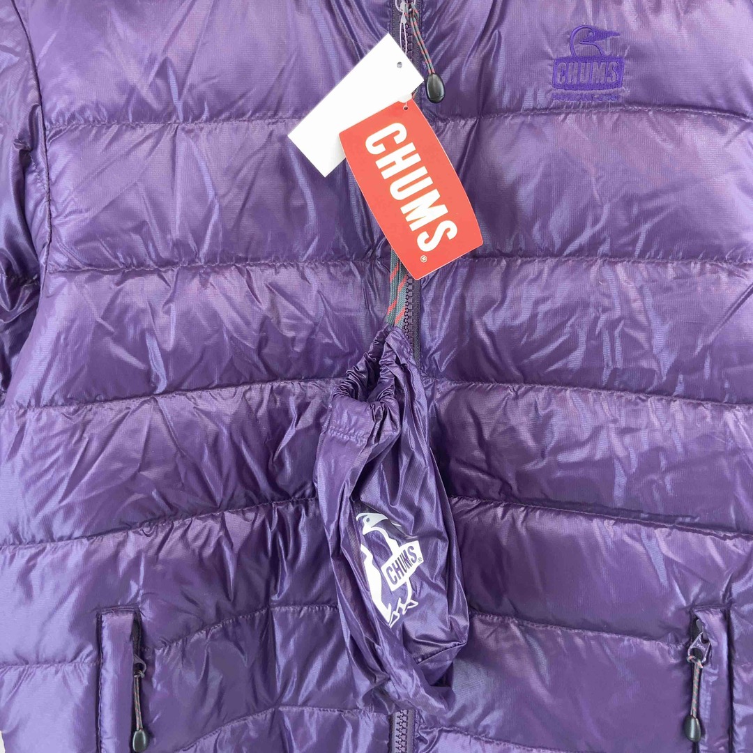 CHUMS(チャムス)のCHUMS チャムス メンズ 中綿・ダウンジャケット　フェザー　紫　ロゴ刺繍 メンズのジャケット/アウター(ダウンジャケット)の商品写真