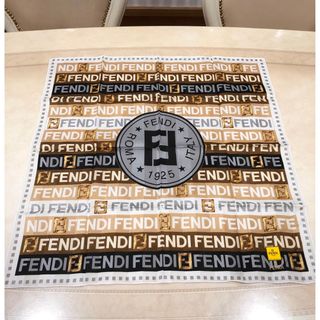 FENDI - FENDI   ロゴ　ハンカチスカーフ　大判ハンカチ　新品、未使用品