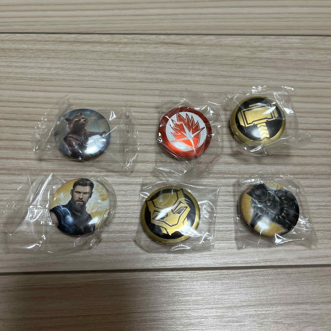 MARVEL(マーベル)のMARVEL アベンジャーズ　アッセンブル缶バッジ　未開封 エンタメ/ホビーのアニメグッズ(バッジ/ピンバッジ)の商品写真