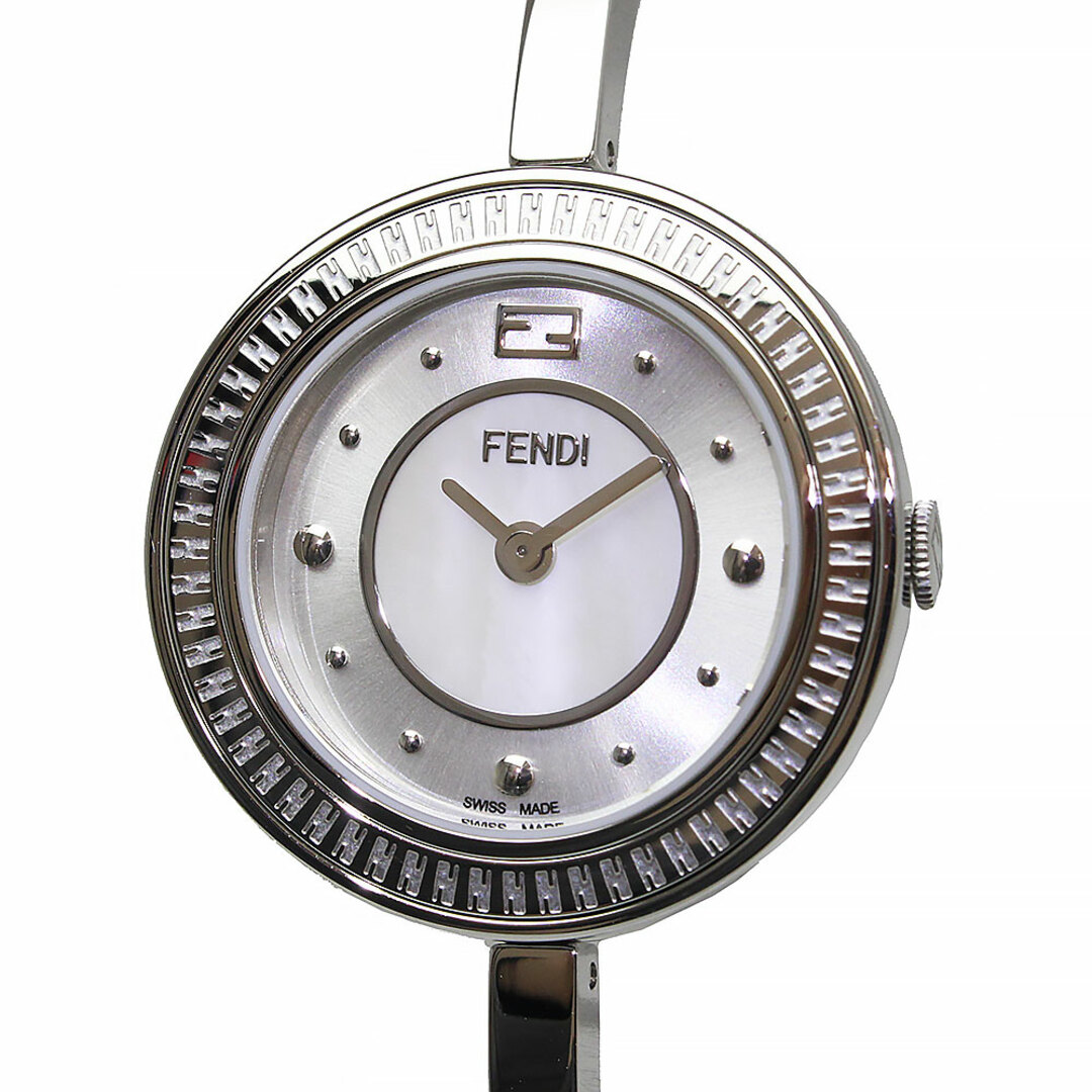 FENDI(フェンディ)のフェンディ FENDI フェンディ マイ ウェイ ファー付 クオーツ レディース 腕時計 バングルウォッチ ホワイトシェル文字盤 F378024500 シルバー ギャランティカードあり 箱付 （新品・未使用品） レディースのファッション小物(腕時計)の商品写真