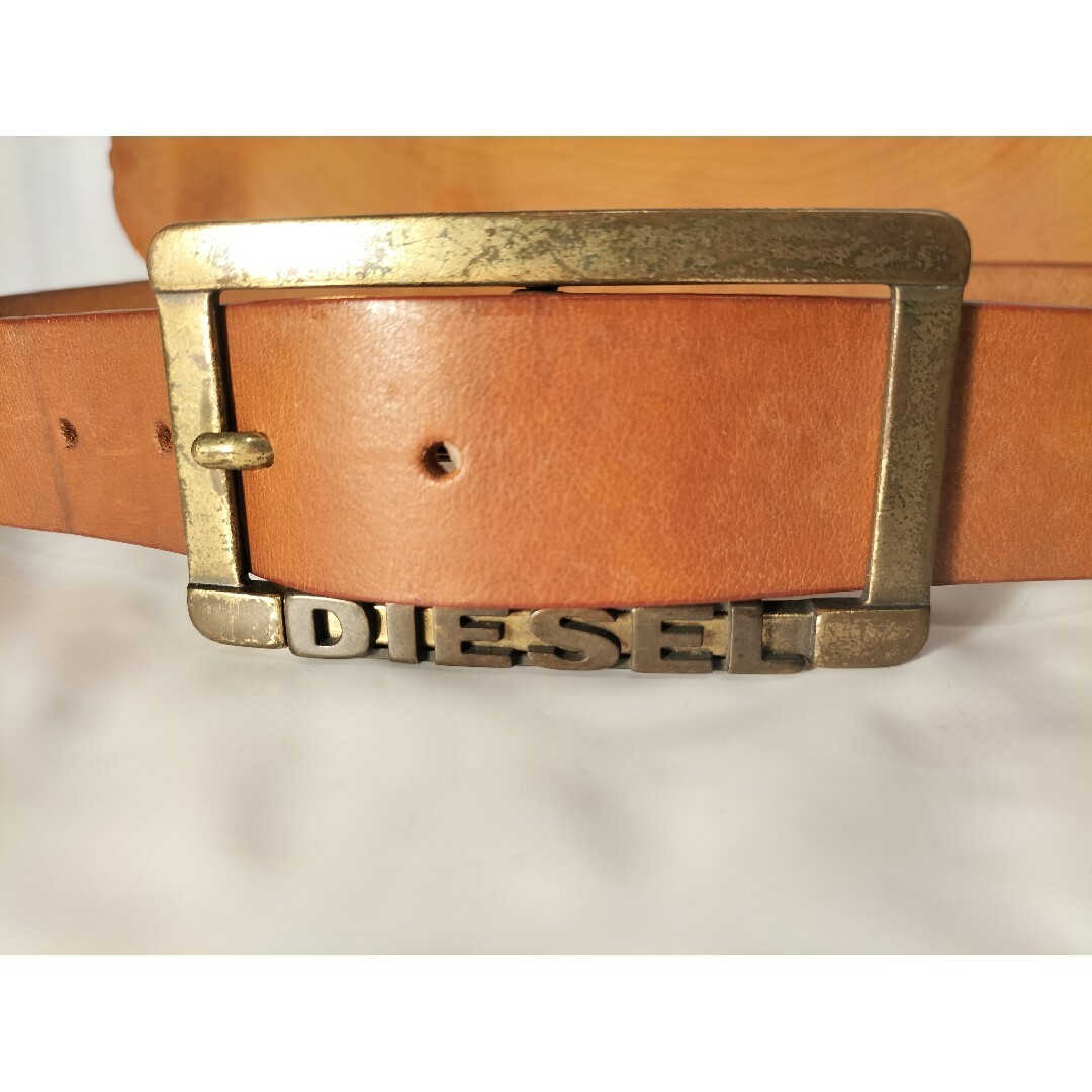 DIESEL(ディーゼル)の【ゴールドデカロゴバックル】DIESEL　正規品　高級レザーベルト　厚本革/真鍮 メンズのファッション小物(ベルト)の商品写真