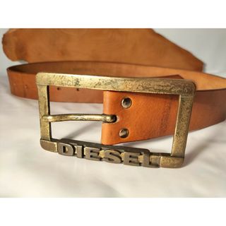 ディーゼル(DIESEL)の【ゴールドデカロゴバックル】DIESEL　正規品　高級レザーベルト　厚本革/真鍮(ベルト)