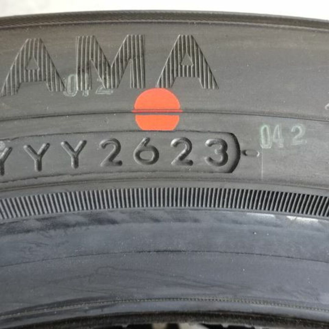 新品未使用!ヨコハマタイヤブルーアース-XT AE61 215/50R18 自動車/バイクの自動車(タイヤ)の商品写真