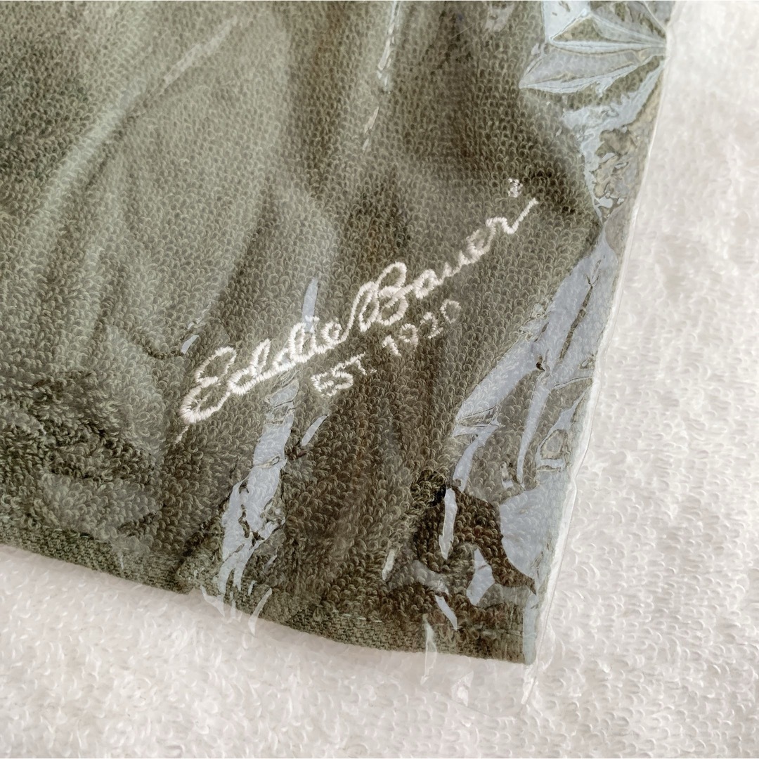 Eddie Bauer(エディーバウアー)の【新品】Eddie Bauer エディバウアー ギフトミニハンドタオル　スクエア メンズのファッション小物(ハンカチ/ポケットチーフ)の商品写真