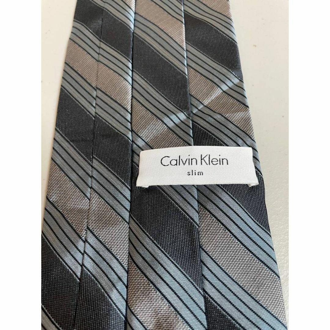 Calvin Klein(カルバンクライン)のCalvin Klein【総柄　ストライプ】 USED オールド ネクタイ 古着 メンズのファッション小物(ネクタイ)の商品写真