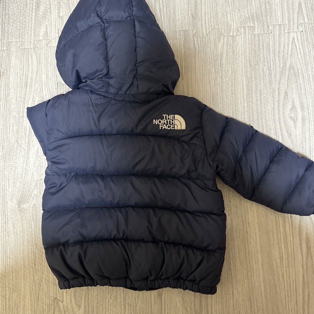 THE NORTH FACE(ザノースフェイス)のノースフェイスダウンジャケット キッズ/ベビー/マタニティのベビー服(~85cm)(ジャケット/コート)の商品写真