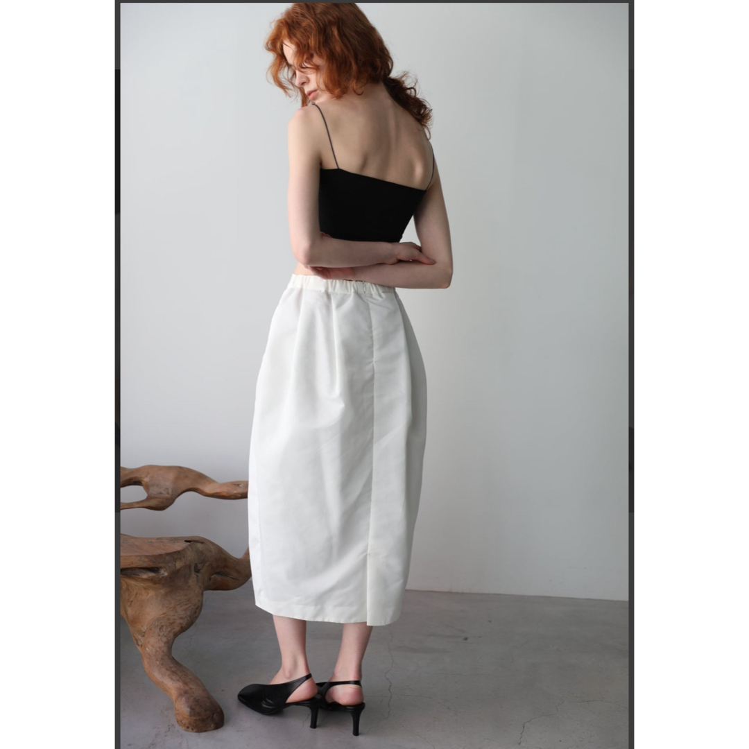 eLLa cocoon satin memory skirt (ivory)S レディースのスカート(ロングスカート)の商品写真