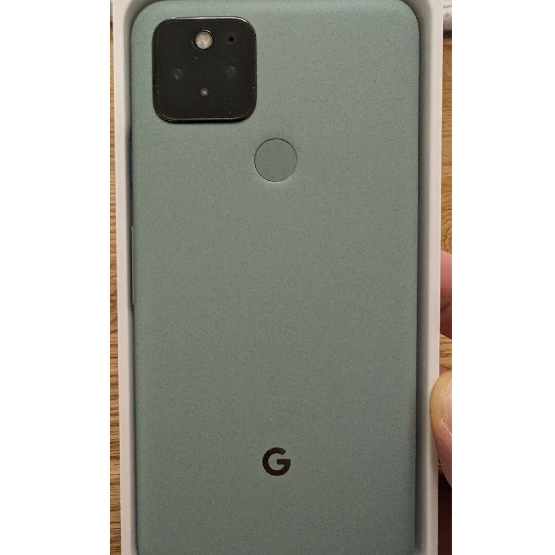 Google(グーグル)のGoogle Pixel 5 128GB ソータセージ SIMフリー スマホ/家電/カメラのスマートフォン/携帯電話(スマートフォン本体)の商品写真