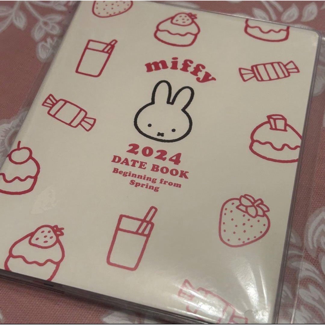 miffy(ミッフィー)の新品 ミッフィー 手帳 2024年 マンスリー A6 スケジュール帳 白 インテリア/住まい/日用品の文房具(カレンダー/スケジュール)の商品写真