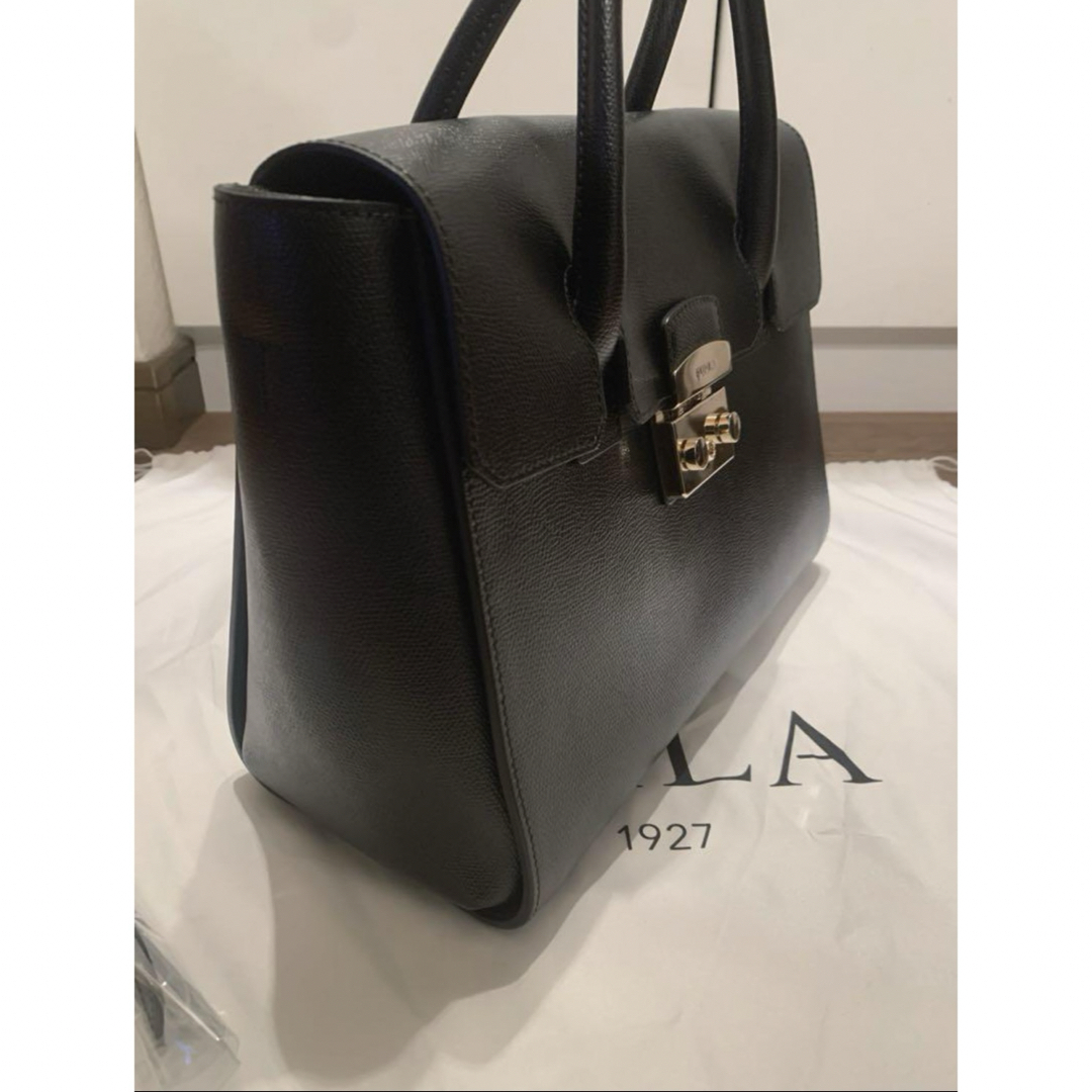 Furla(フルラ)のフルラ　メトロポリス　Mサッチェル　2wayバッグ　極美品‼️ レディースのバッグ(ハンドバッグ)の商品写真