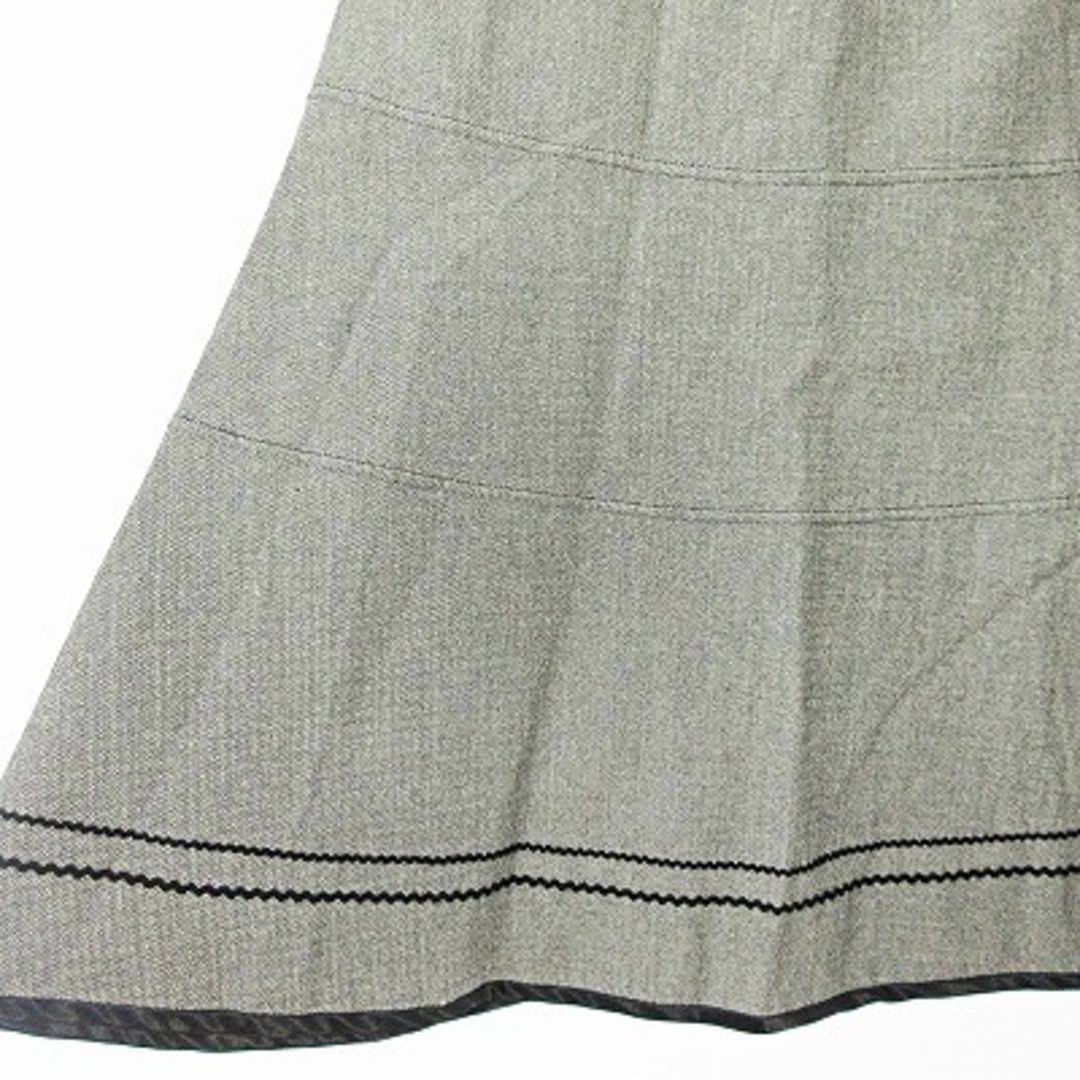 Courreges(クレージュ)のクレージュ フレア ティアード スカート 膝丈 ウール シルク混 グレー 40 レディースのスカート(ひざ丈スカート)の商品写真