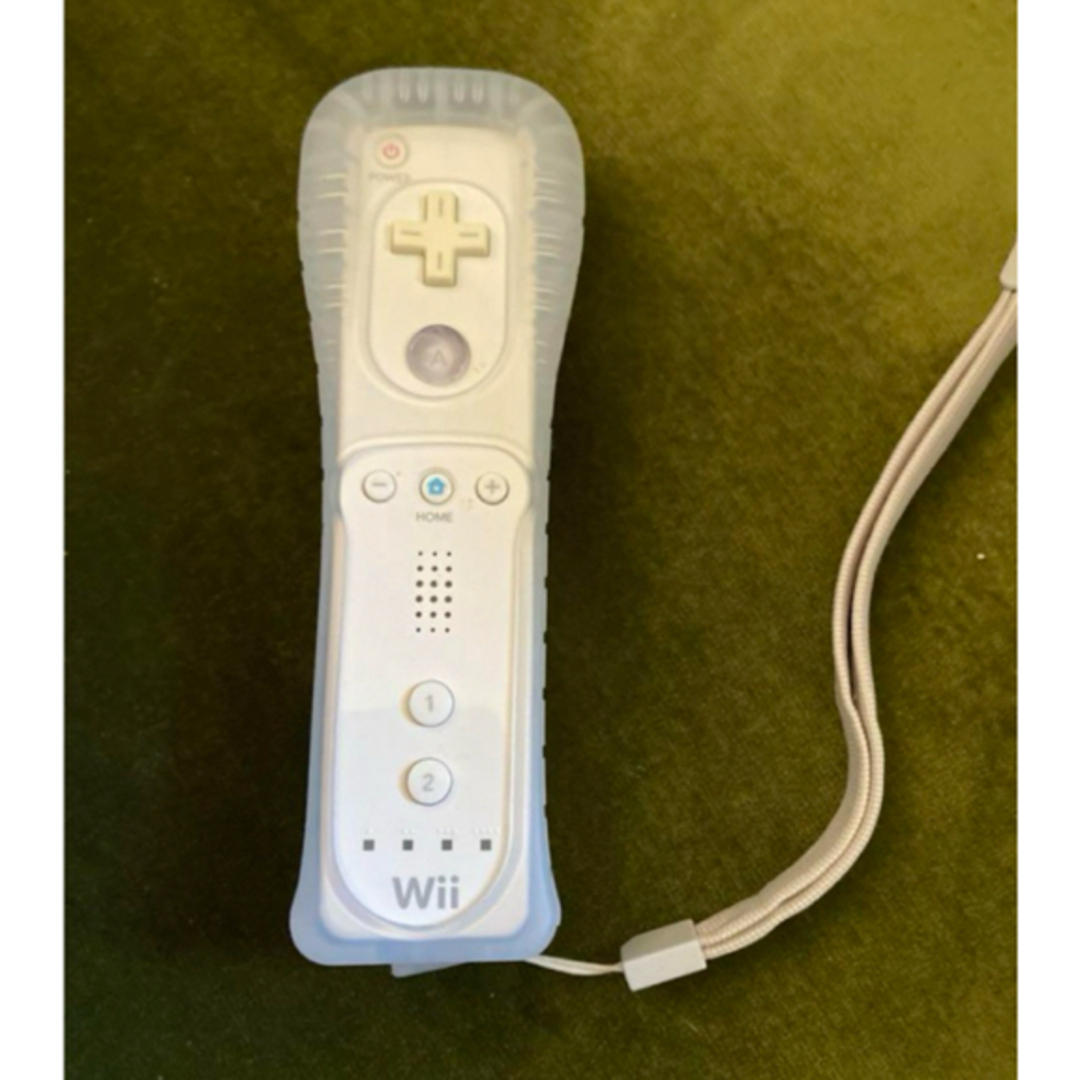 Wii(ウィー)のWiiリモコン　白　ホワイト　純正 エンタメ/ホビーのゲームソフト/ゲーム機本体(家庭用ゲーム機本体)の商品写真